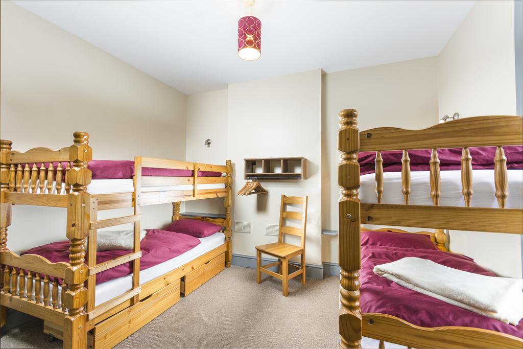 Llangollen Hostel Guest Rooms - No Dormitories - Self Catering Llangollen